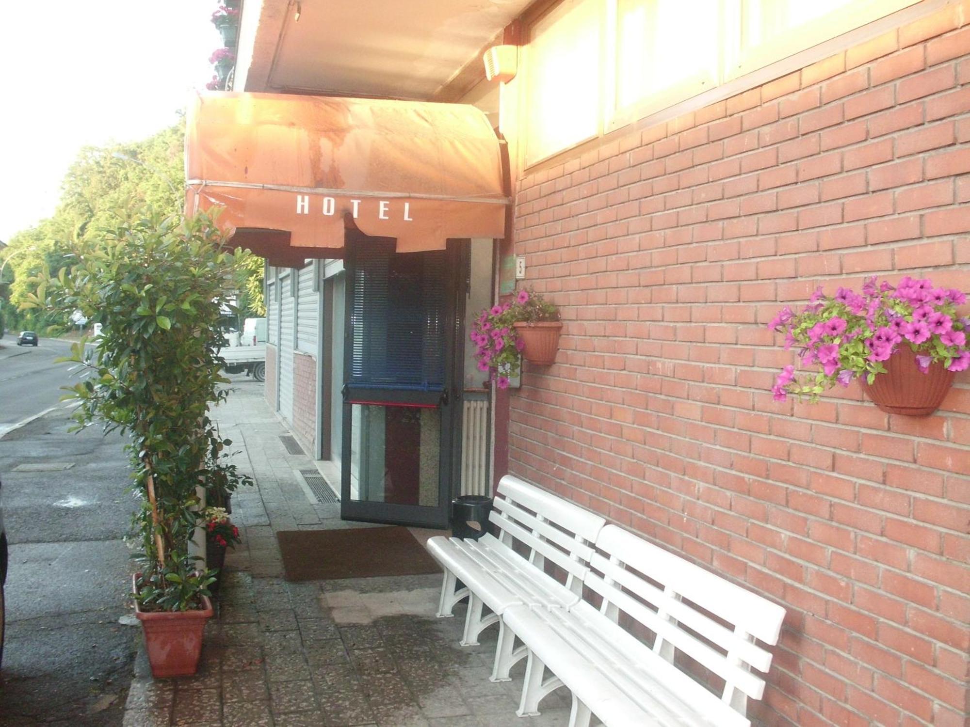 Hotel Lombardia Seveso Eksteriør billede