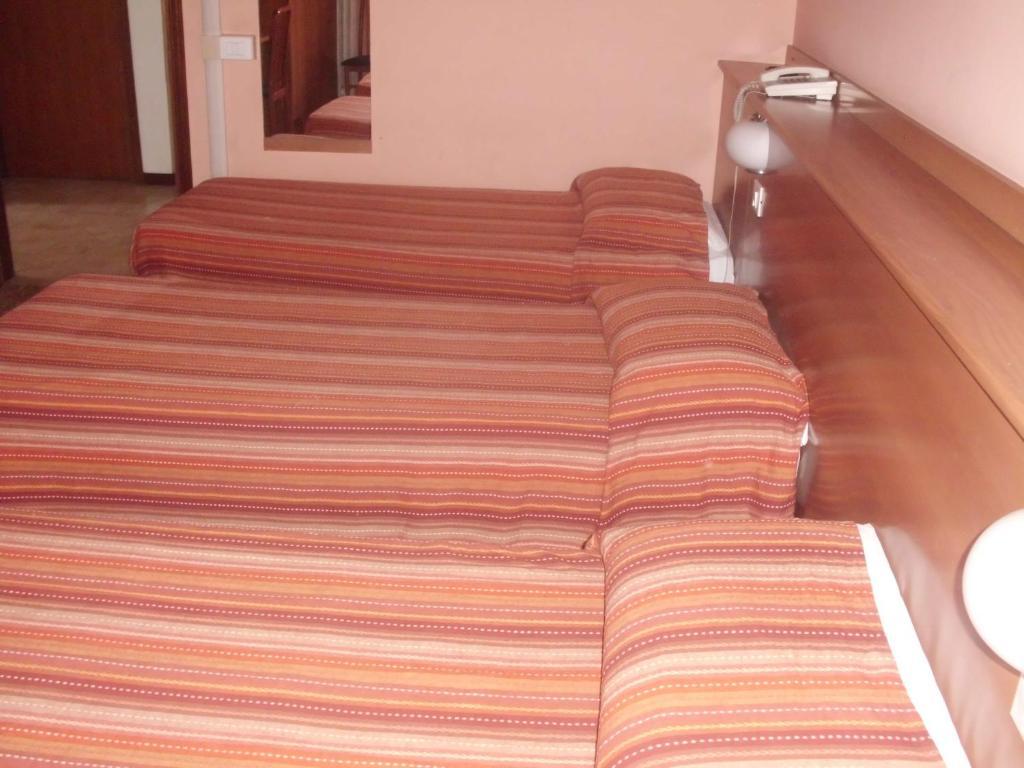 Hotel Lombardia Seveso Eksteriør billede
